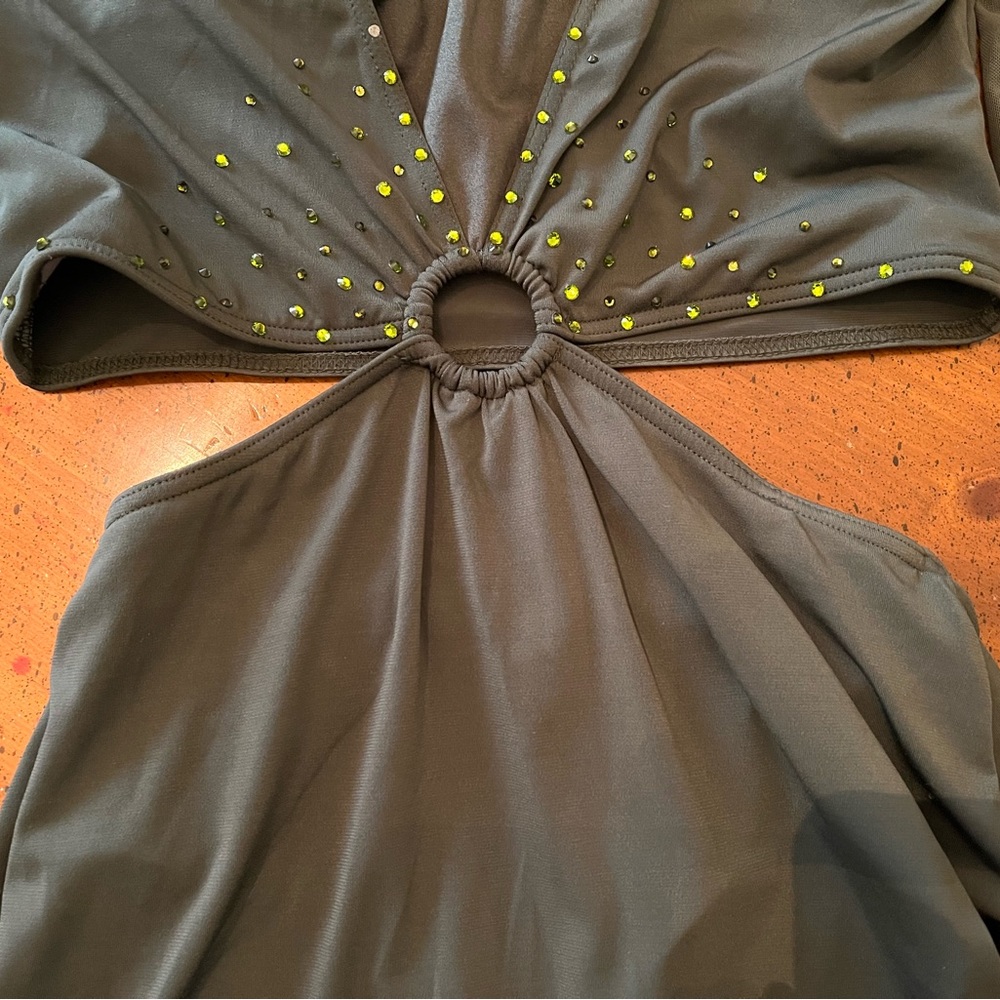 Weissman Green O-Ring Poet Sleeve Dress Dance Costume - Medium Adult - Picture 4 of 14
